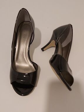 Tahari Black Patent Peep-Toe Kitten Heels